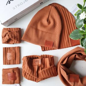 karmelowa dziecięca czapka wiosenna strojmisie