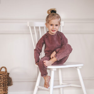 Różowy longsleeve dziewczęcy i różowe spodnie dziewczęce - zestaw dresowy