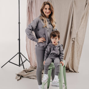 szara bluza mama syn