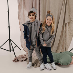 szara dziecięca bluza dla dzieci