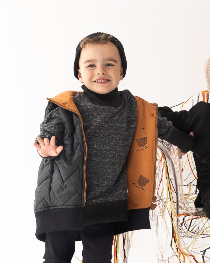 czarna kamizelka dziecięca pikowana