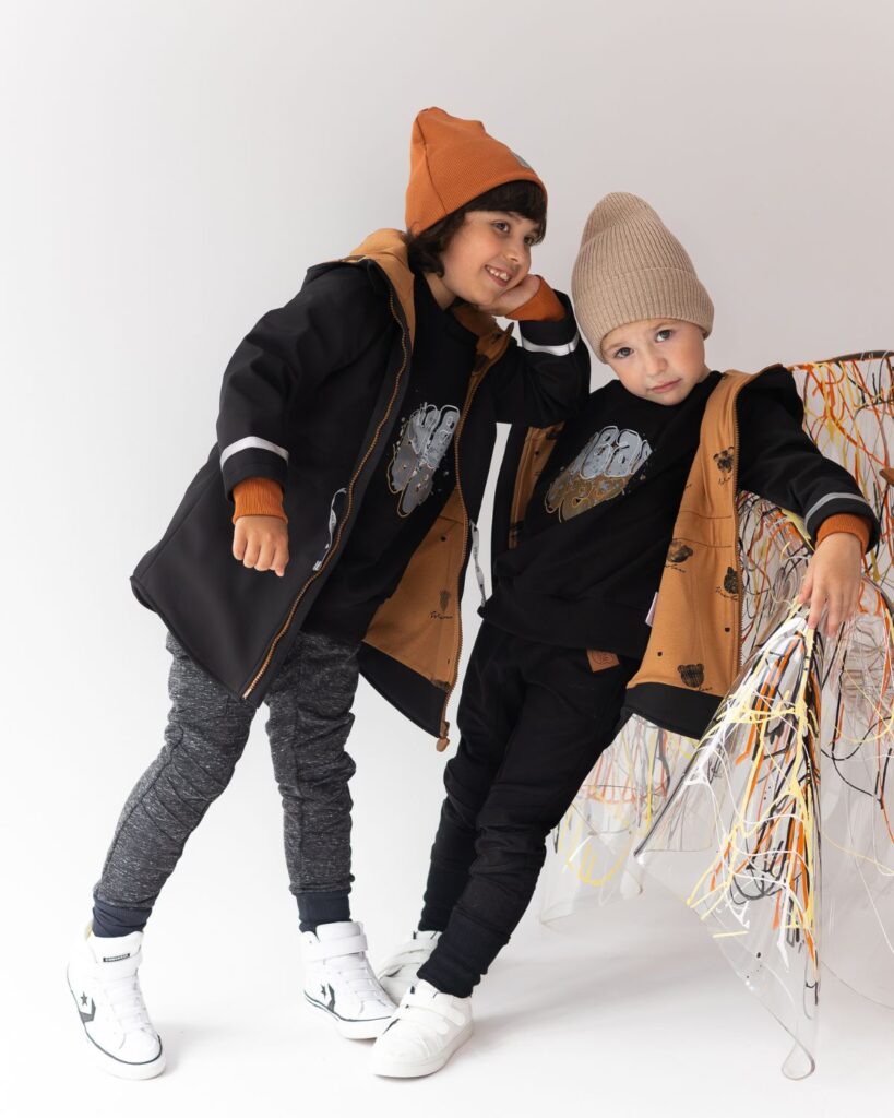 czarna kamizelka dziecięca pikowana