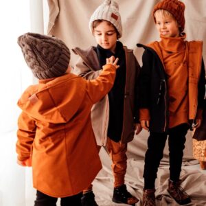 karmelowa wiosenna parka dziecięca wodoodporna