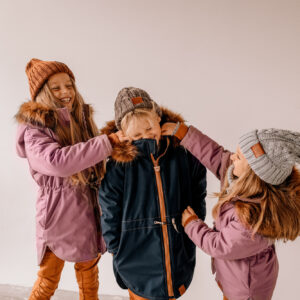 granatowa i różowa kurtka dzieciąca zimowa