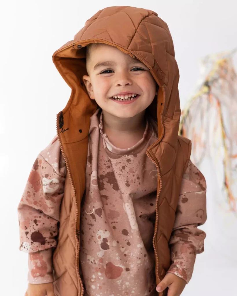 karmelowa dziecięca kamizelka pikowana przedłużana