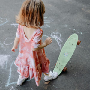 brzoskwiniowa sukienka cloudy