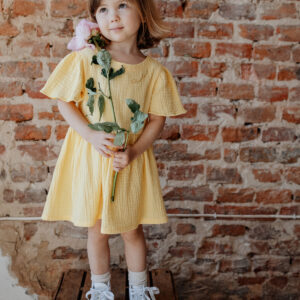 zolta muslinowa sukienka dziewczęca