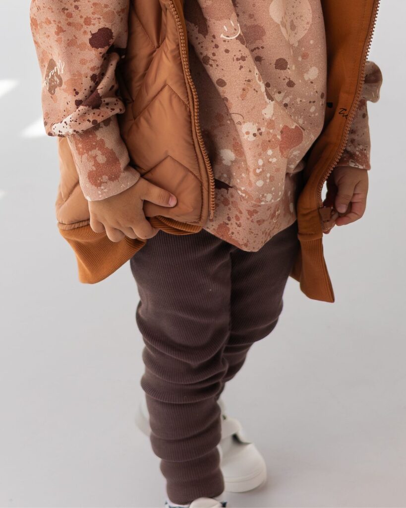 czekoladowe legginsy spodnie z prążka