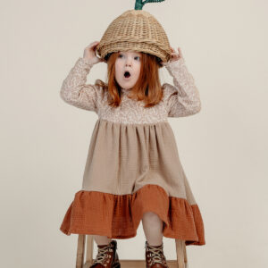 bezowa sukienka muslinowa