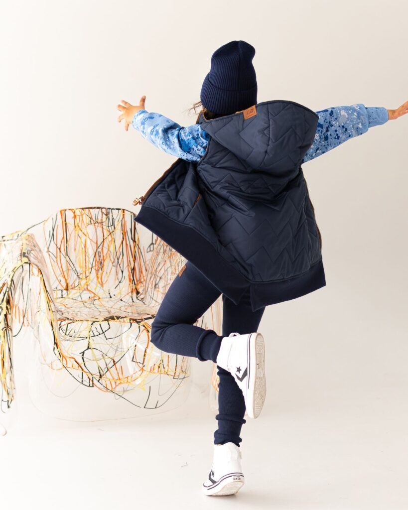 granatowa dziecięca pikowana kamizelka