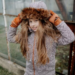 zimowa kurtka dziewczęca z futrem