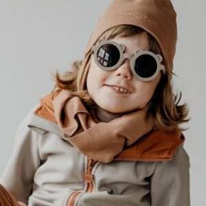 ciemno beżowa dziecięca czapka wiosenna bawełniana