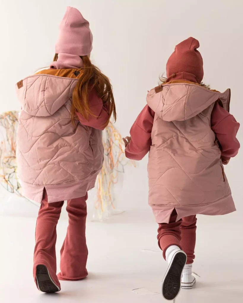 jasno różowa kamizelka pikowana