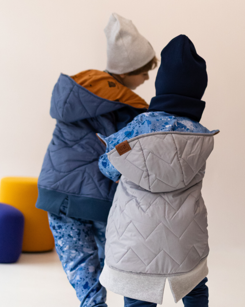 niebieska dziecięca kamizelka wiosenna long