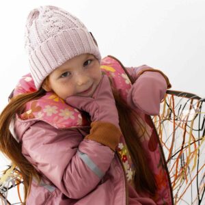 dziewczęca jasno różowa czapka merino WARKOCZYKOWA