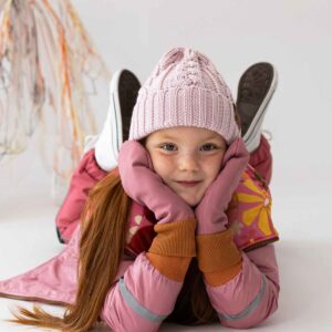 dziewczęca jasno różowa czapka merino WARKOCZYKOWA