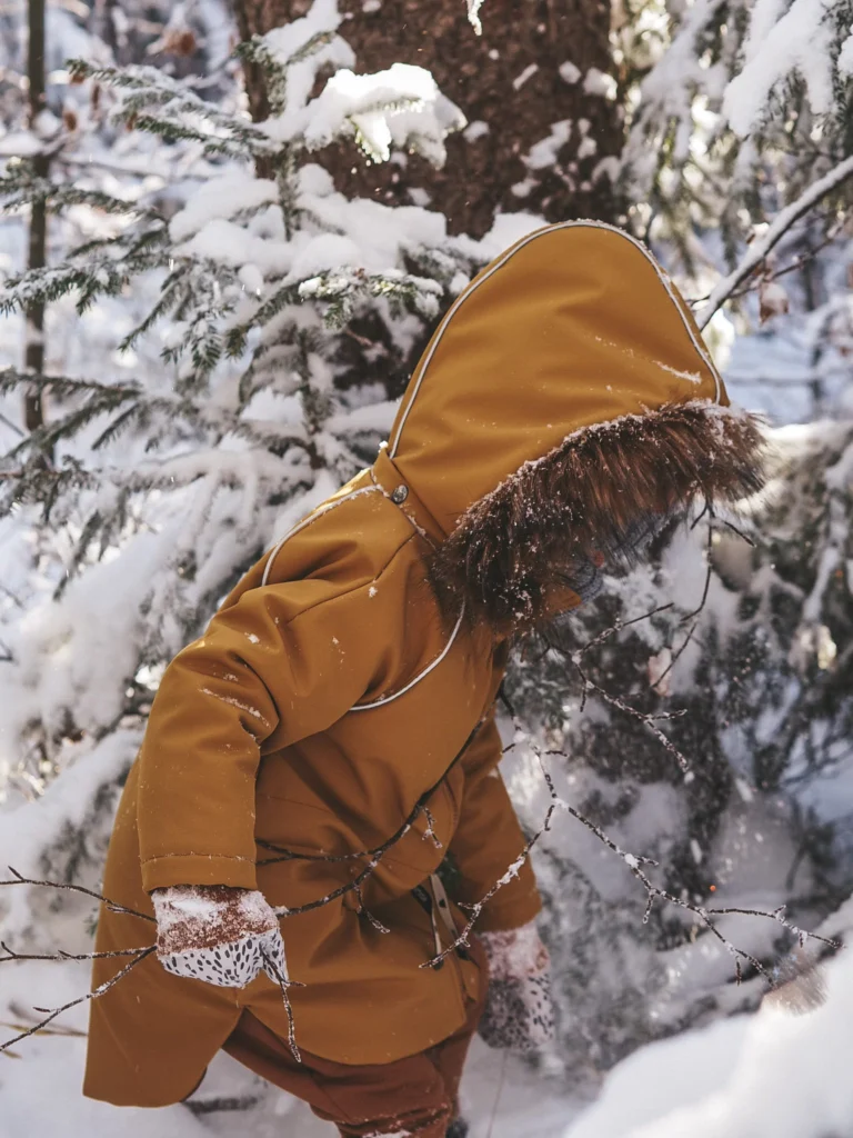 musztardowa kurtka zimowa dla dzieci