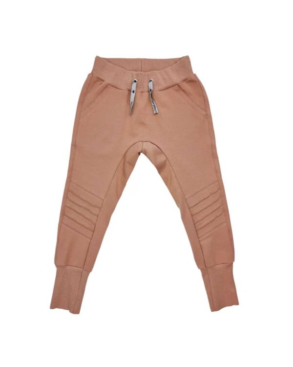 beżowe spodnie z wzmocnieniami na kolanach dla przedszkolaka