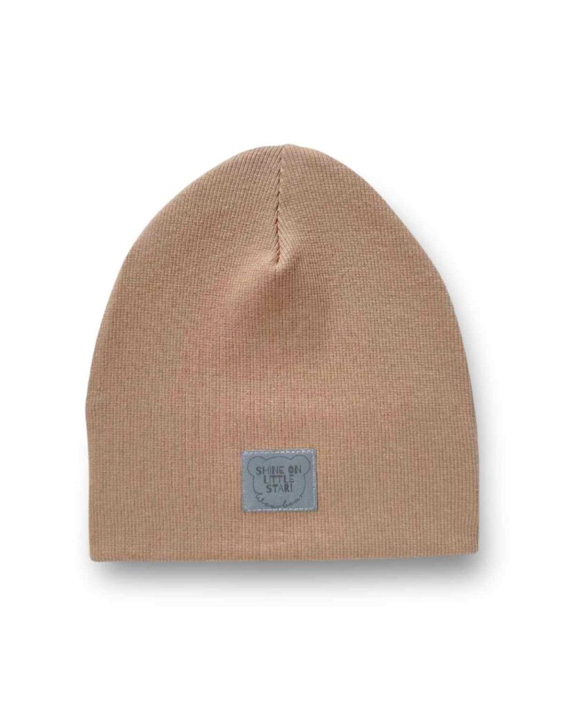ciemno beżowa czapka dziecięca z odblaskiem