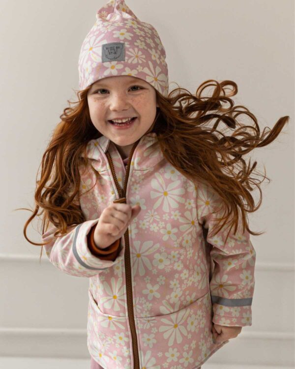dziewczęca kurtka wiosenna różowa w kwiatki softshell z odblaskiem