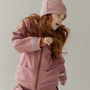 dziewczeca-rozowa-kurtka-softshell-dziecieca-1-1
