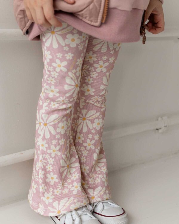 dzwony dziewczęce stokrotki