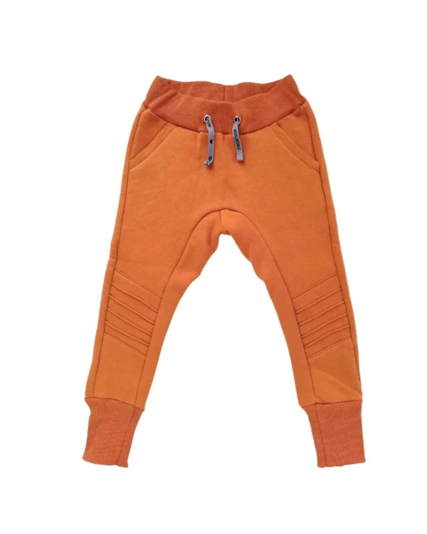 karmelowe-spodnie-dzieciece-ze-wzmocnieniami-na-kolanach