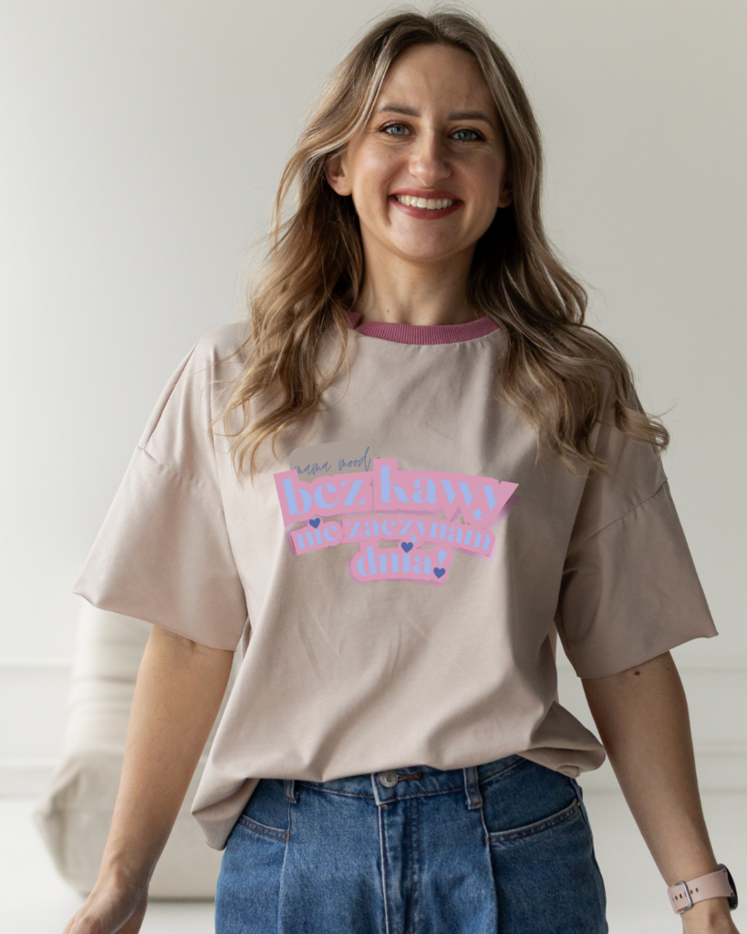 tshirt ecru damski z nadrukiem różowo-niebieskim bez kawy nie zaczynam dnia