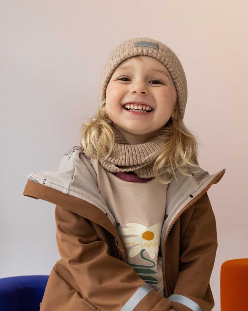 beżowa czapka merino dla dzieci i dorosłych