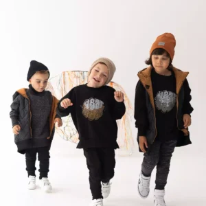 czarna czapka dziecięca z odblaskową metką