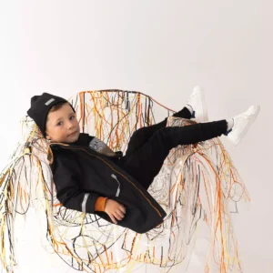 czarne spodnie ze wzmocnieniami na kolanach