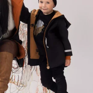 czarne spodnie ze wzmocnieniami na kolanach