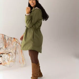 damska parka softshell w kolorze khaki