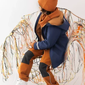 granatowa parka dziecięca z odblaskami