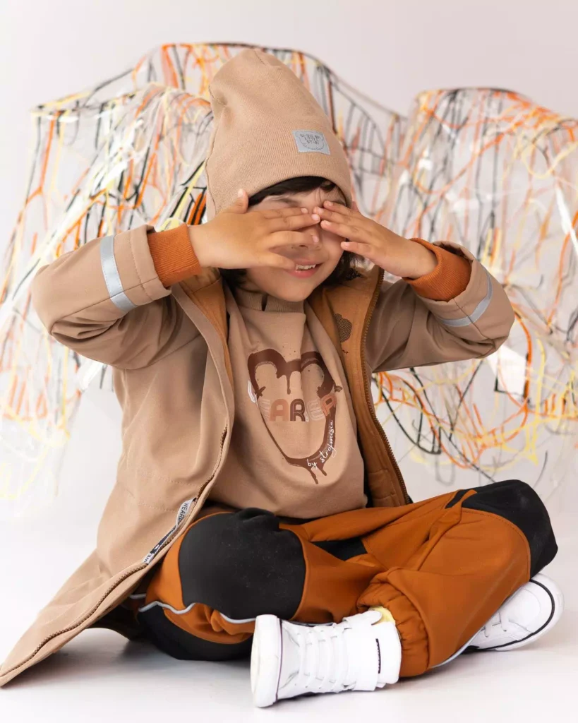 karmelowe spodnie softshell dla dzieci