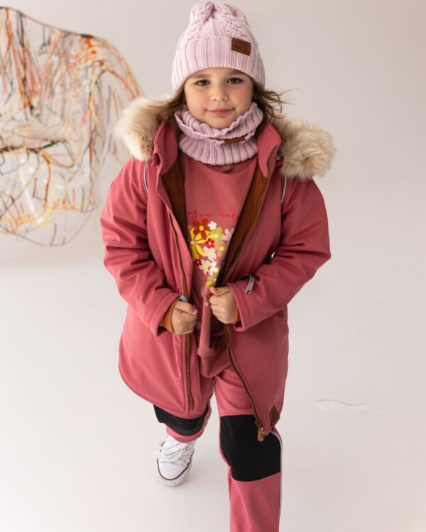 dziewczęca różowa kurtka zimowa