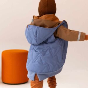 niebieska kamizelka dziecięca