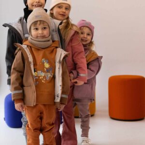 ciemno beżowa kurtka wiosenna dziecięca softshell