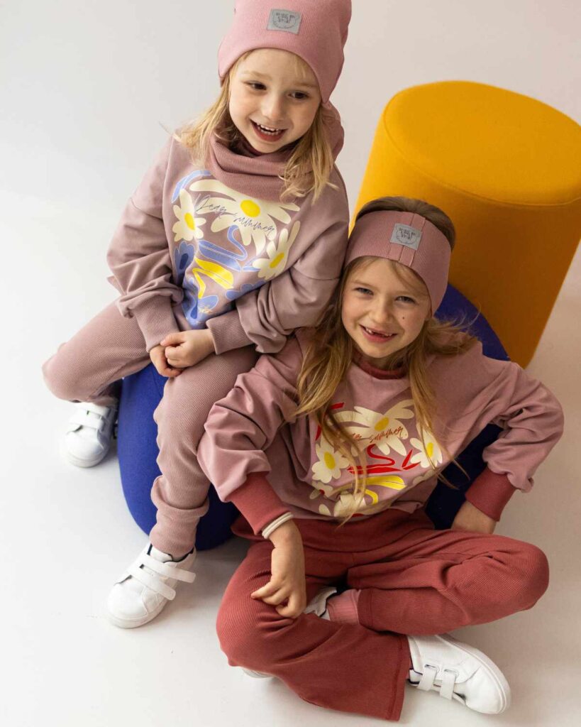 różowa bluza dziewczęca z dużym nadrukiem kwiaty