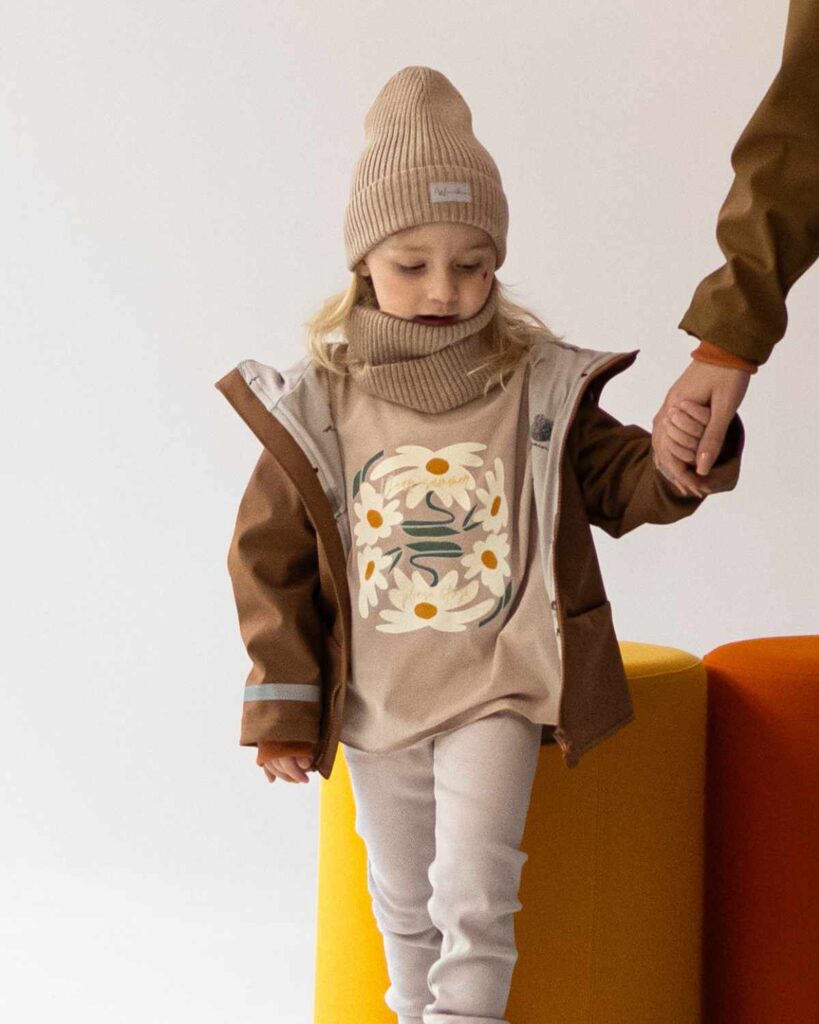 tshirt dziewczęcy ecru z kwiatkami dear summer